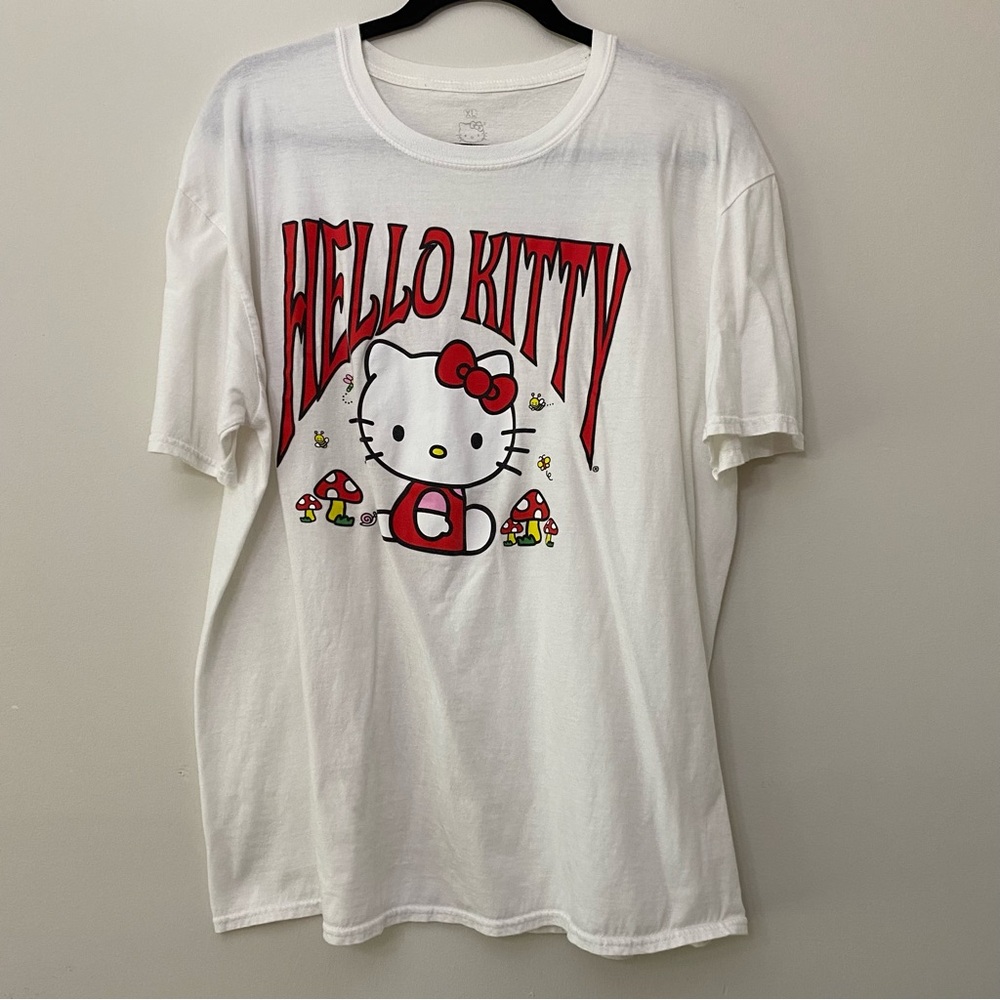 Hello Kitty SanRio T-shirt size extra large